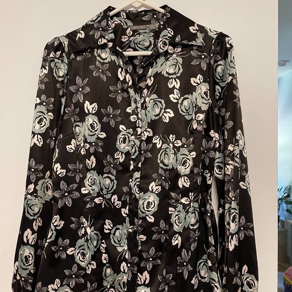 Apt. 9 Tops - Apt.9 Strech, Blouse with black/blue&white flowers, size S